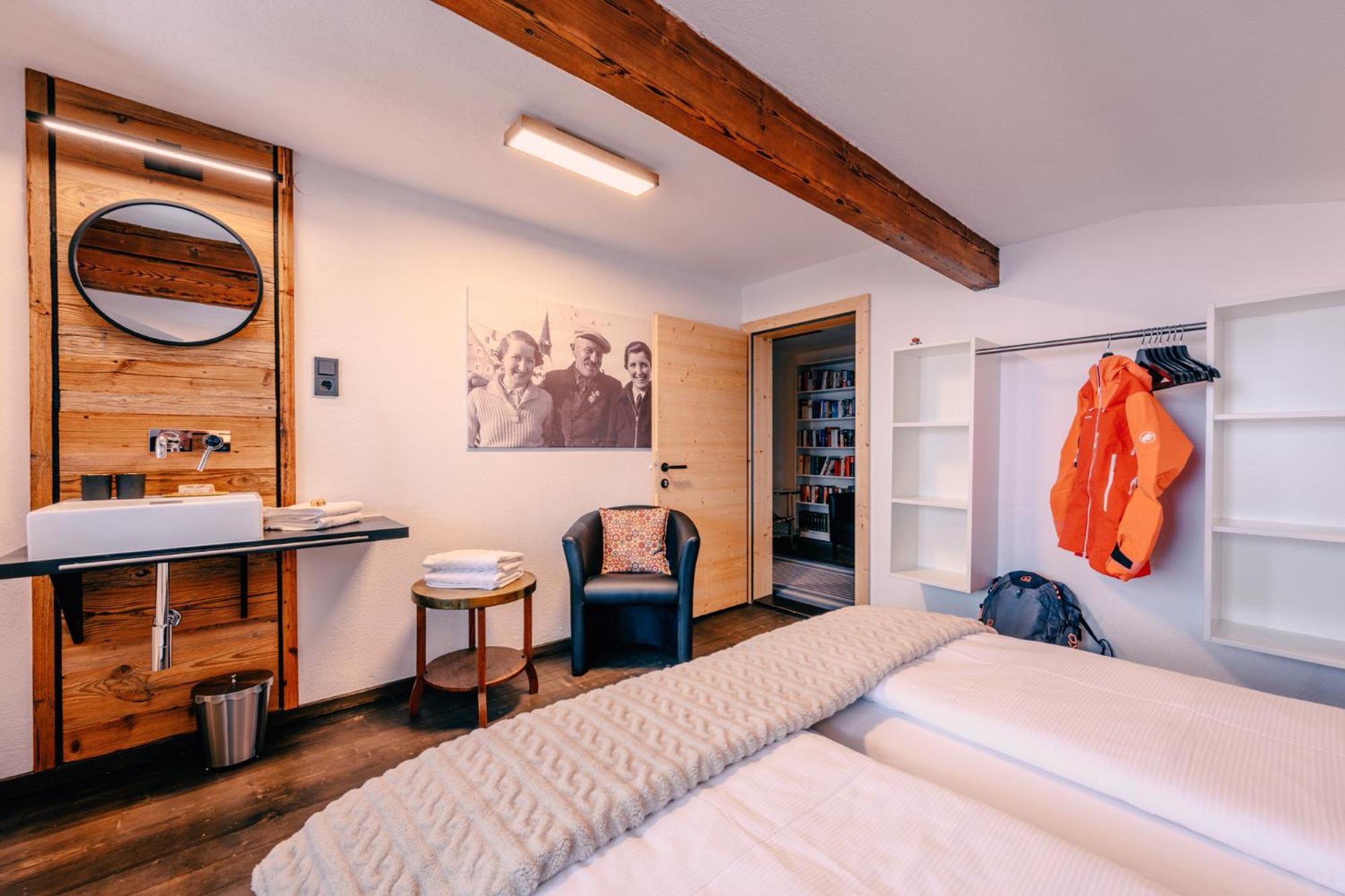 Haus Richard Falch - Inklusive Kostenloser Premium-Sommerkarte Sankt Anton am Arlberg Dış mekan fotoğraf