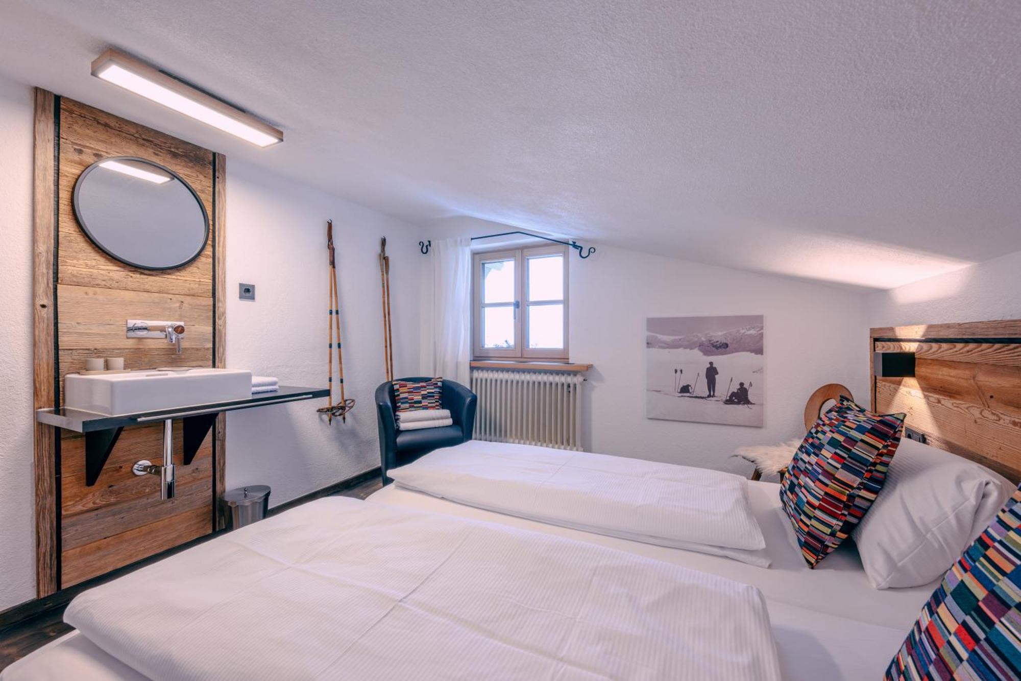 Haus Richard Falch - Inklusive Kostenloser Premium-Sommerkarte Sankt Anton am Arlberg Dış mekan fotoğraf