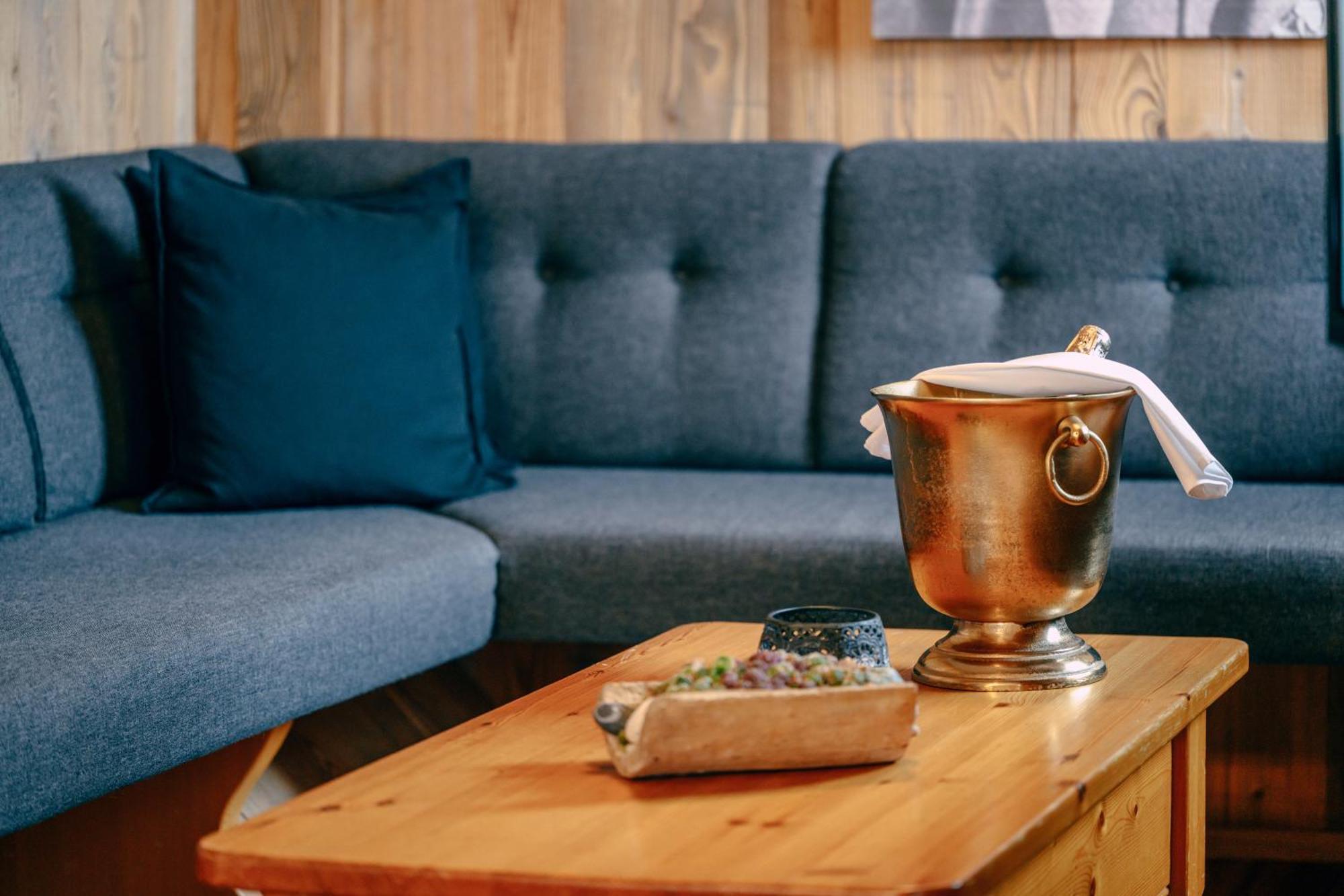 Haus Richard Falch - Inklusive Kostenloser Premium-Sommerkarte Sankt Anton am Arlberg Dış mekan fotoğraf