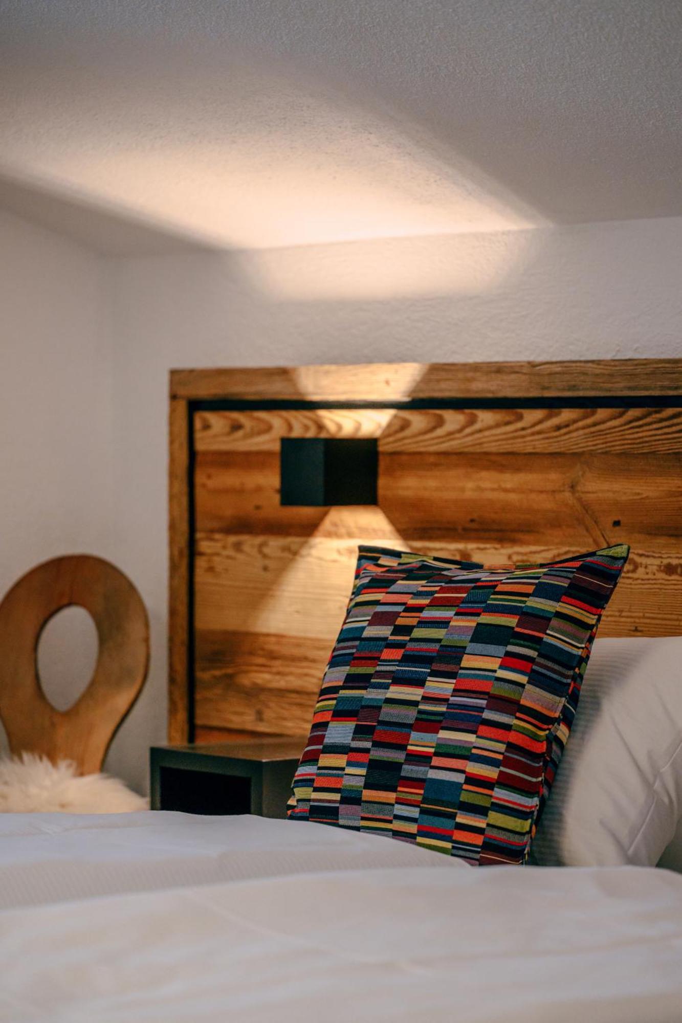 Haus Richard Falch - Inklusive Kostenloser Premium-Sommerkarte Sankt Anton am Arlberg Dış mekan fotoğraf