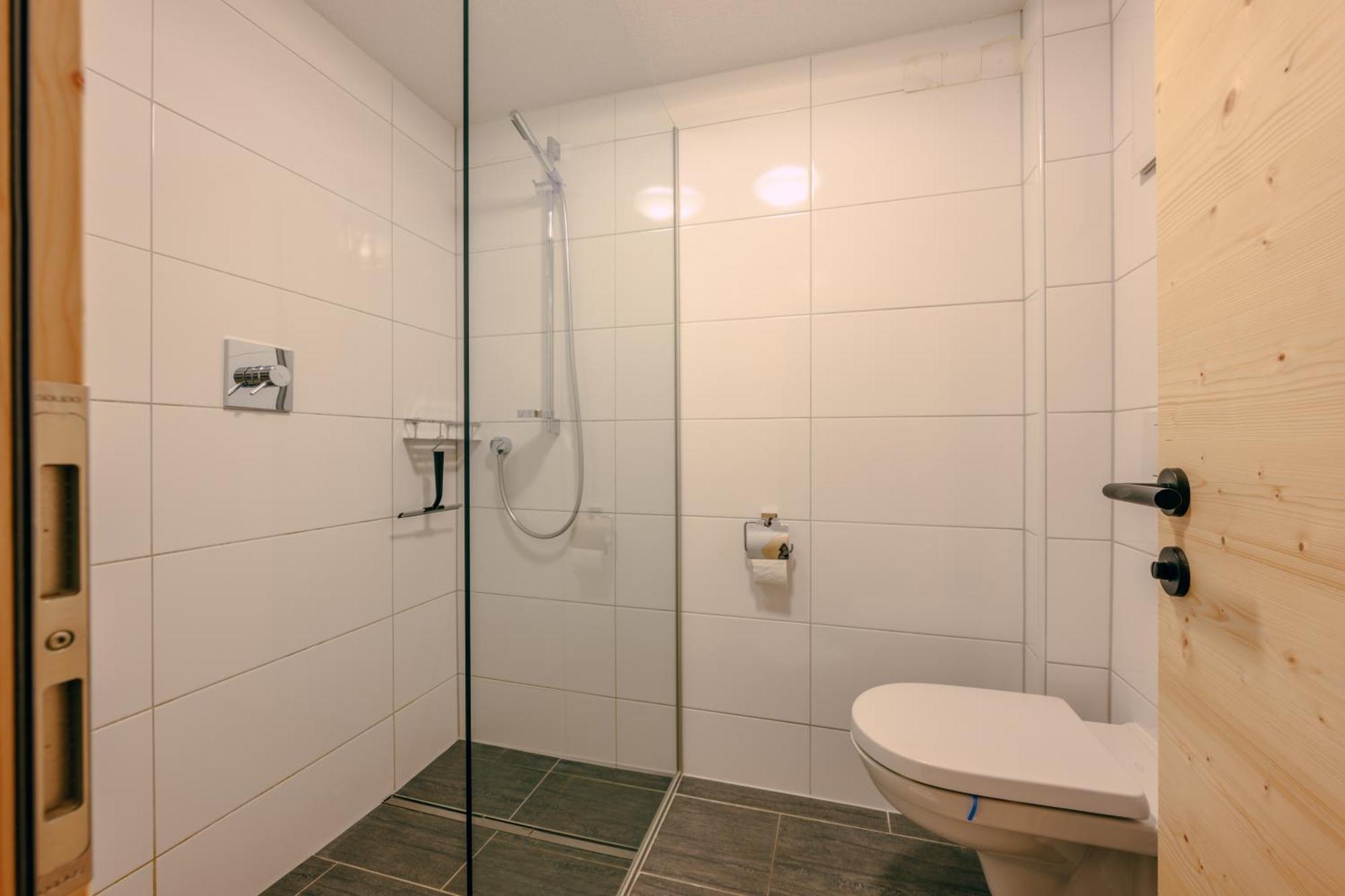 Haus Richard Falch - Inklusive Kostenloser Premium-Sommerkarte Sankt Anton am Arlberg Dış mekan fotoğraf
