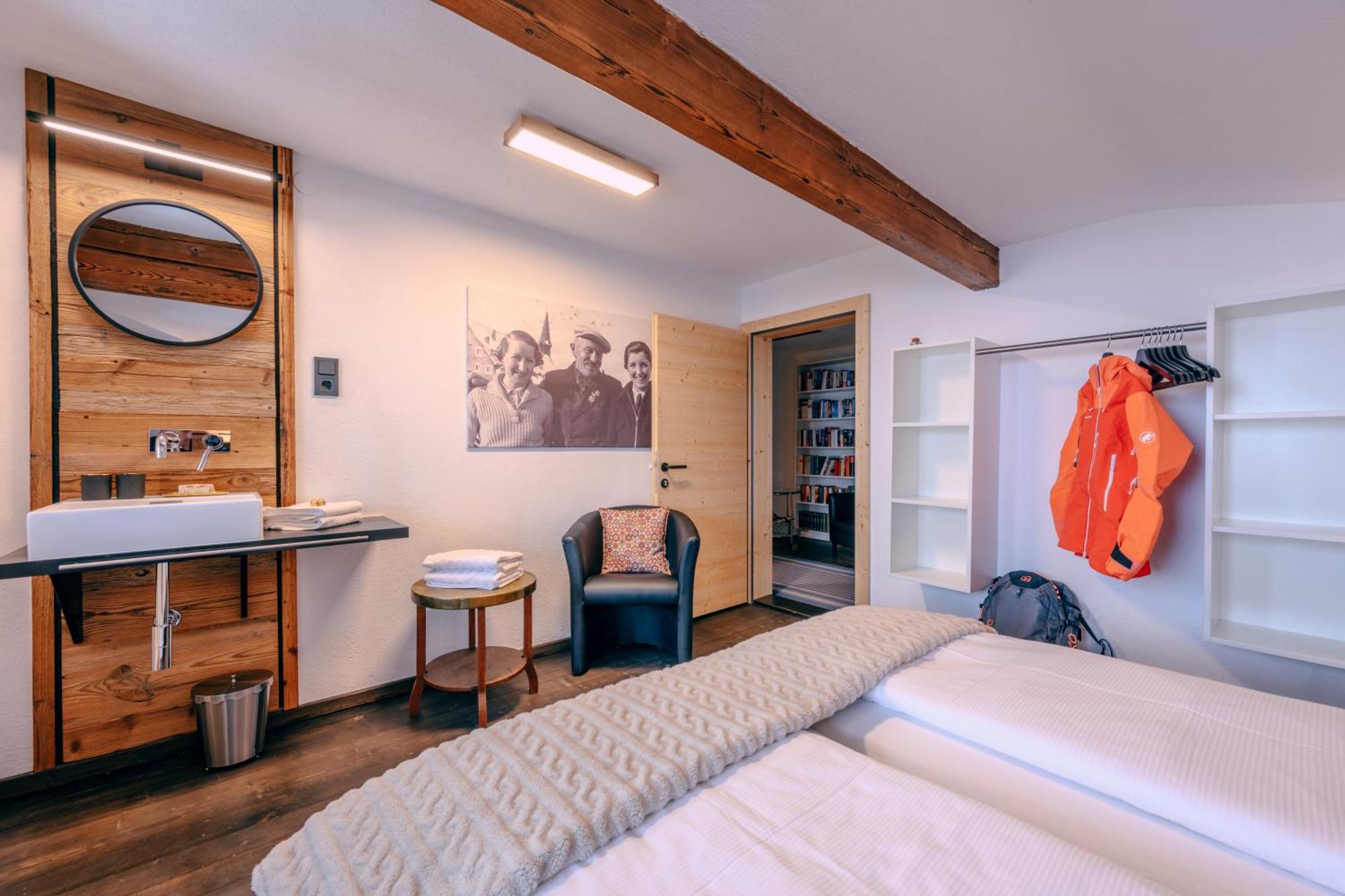 Haus Richard Falch - Inklusive Kostenloser Premium-Sommerkarte Sankt Anton am Arlberg Dış mekan fotoğraf